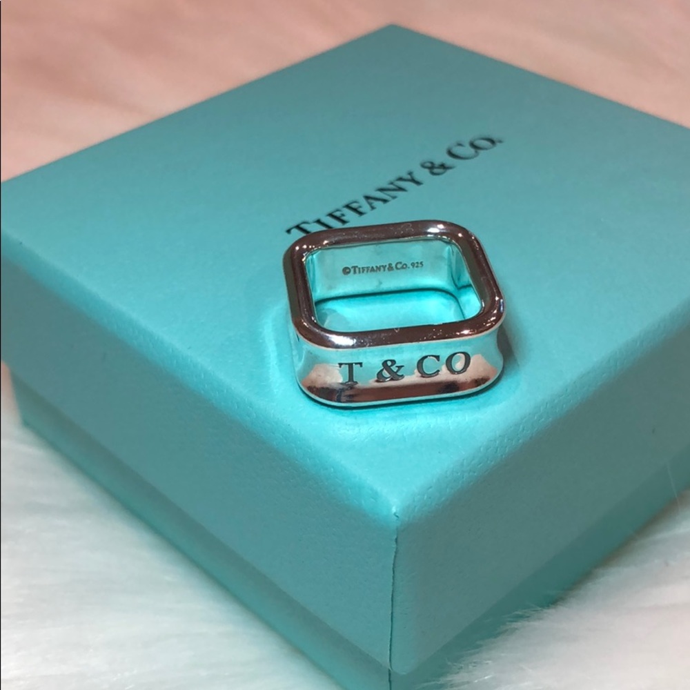 Tiffany & Co. 1827 wide square ring Size 6